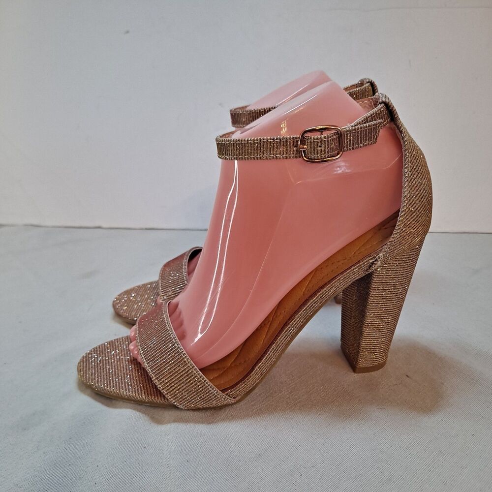 Bamboo Frenzy 18S Block Heel Sandals Women's Size 8.5 M Rose Gold Metallic